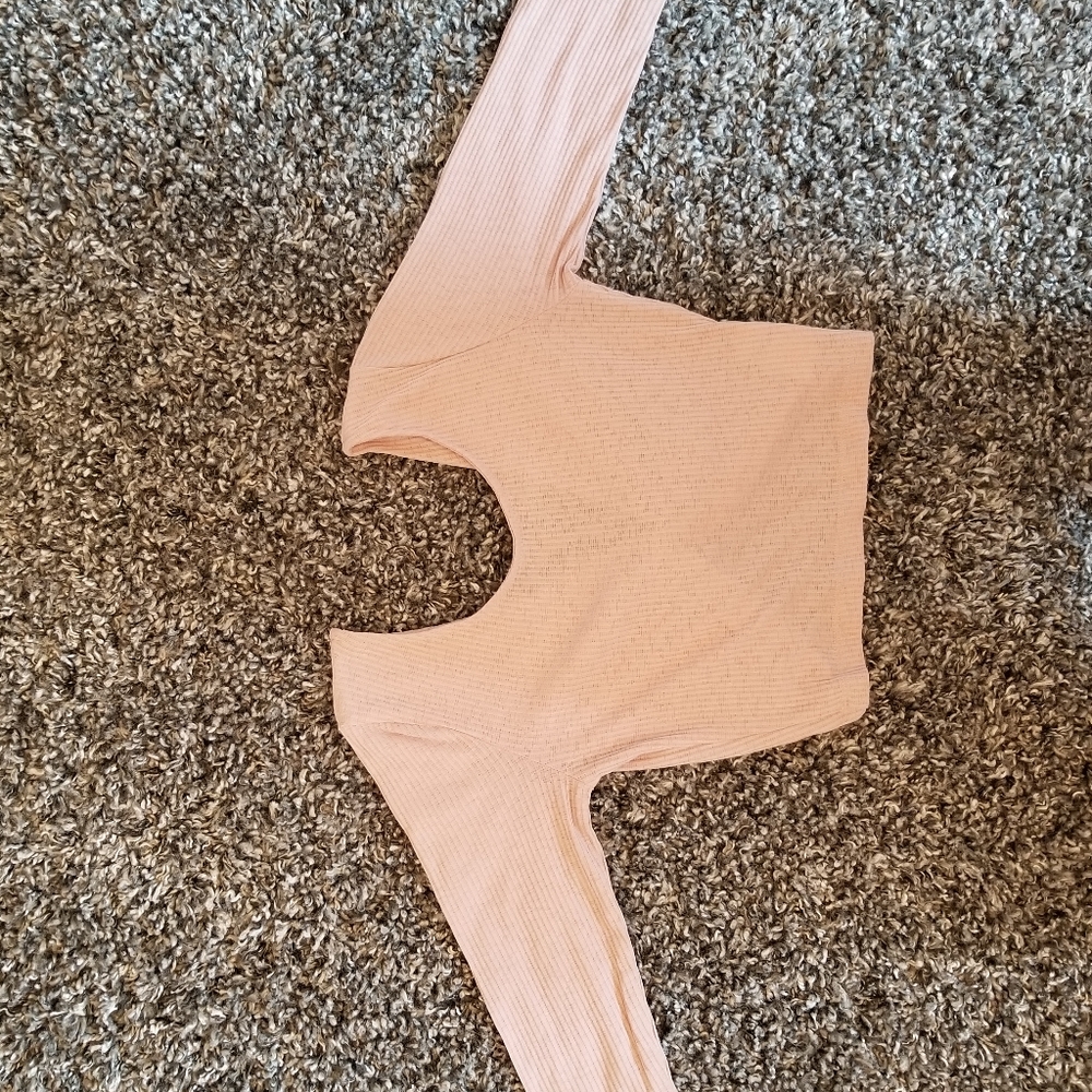 Mid sleeves pink ribbed crop top